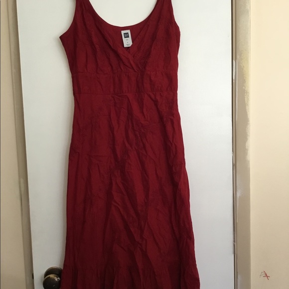 Red, embroidered, Flouncy dress - Picture 2 of 4